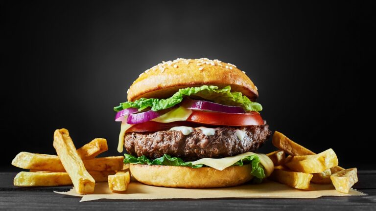 closeup-of-home-made-tasty-burger