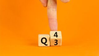 Finger changing blocks to read Q4 instead of Q3