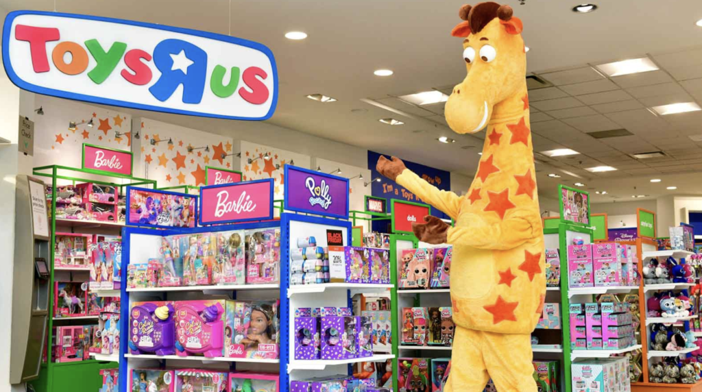 Geoffrey the Giraffe, and Toys”R”Us, is Coming to Macy’s!