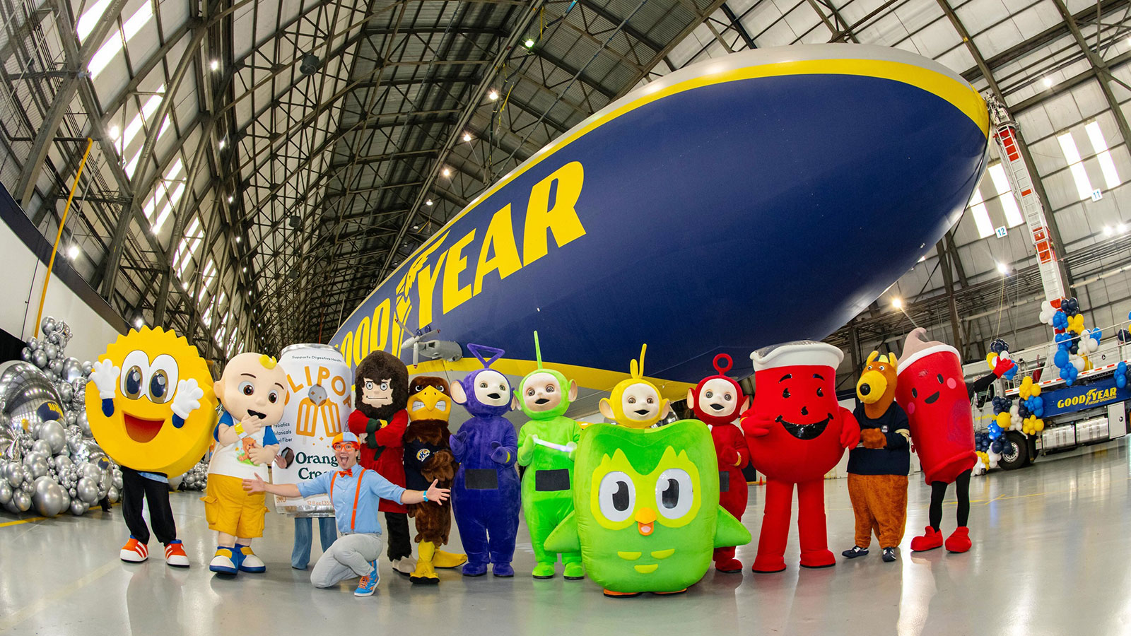 タイムセール！BLIMP The Goodyear Blimp Celebrates Its 100th Birthday with Iconic Brand